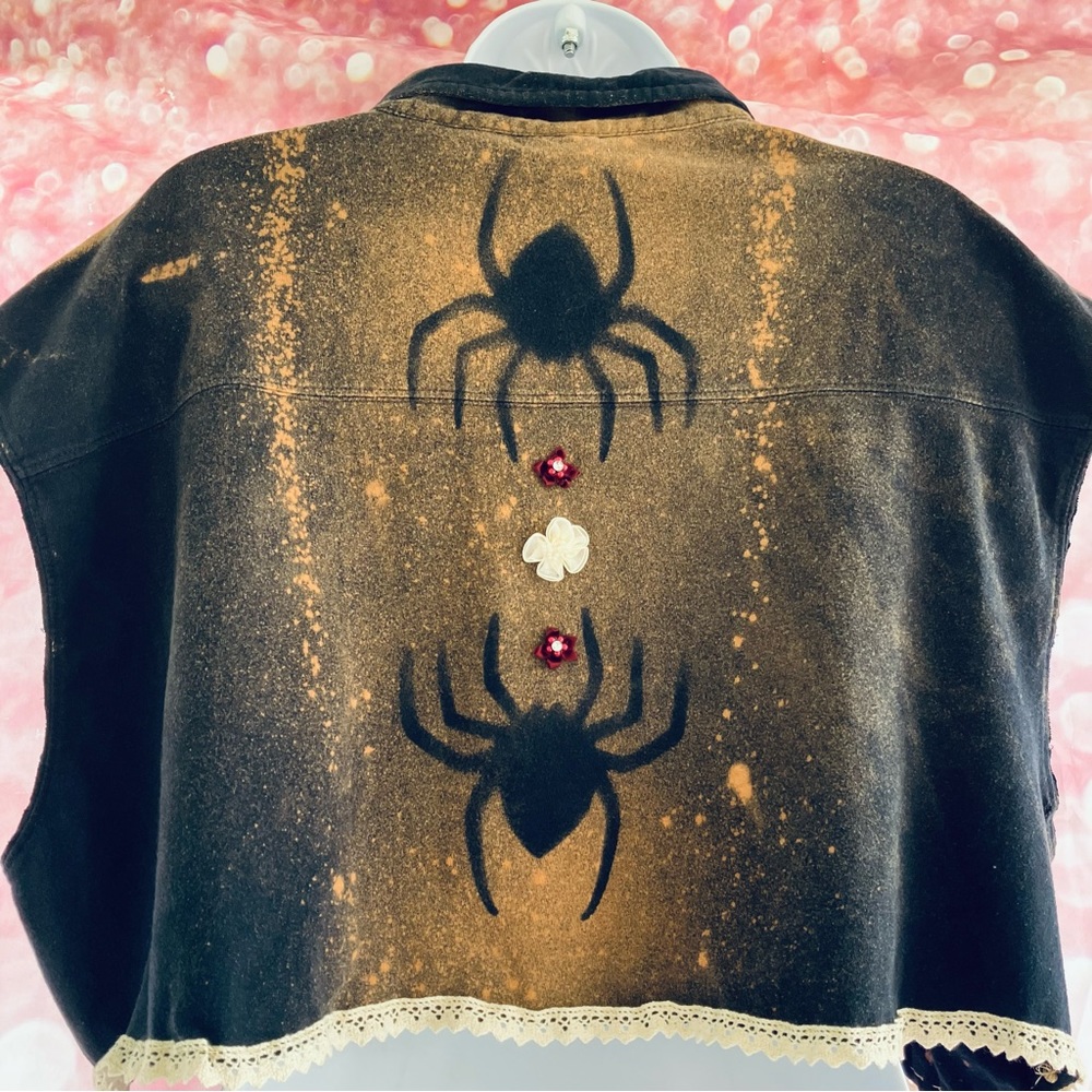 🕷️🕸️🕷️Gothic Bohemian Spider Top🕷️ - Picture 3 of 16